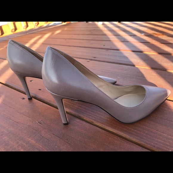 Shoe - Picture 3 of 6